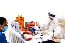 Hà Nội bắt đầu triển khai test nhanh Covid-19 trên diện rộng