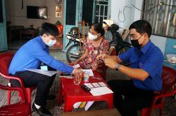 'Ship' dịch vụ hành chính đến tận nhà cho dân Đà Nẵng trong mùa dịch COVID-19
