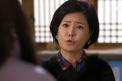 Mẹ chồng 'quê mùa' nhất định đòi lên ở cùng, 2 năm sau tôi cay mắt cảm ơn bà