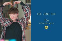 Lộ diện sau 1 năm mất tích, Lee Jong Suk khiến fan thức trắng đêm