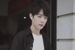 Sóng gió chưa qua: Bìa thời trang của Tiêu Chiến mới chụp nay đã bị hủy?