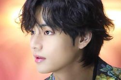 Nếu bạn từng bị bạn bè chơi xấu, đừng buồn vì đến V (BTS) cũng bị như vậy