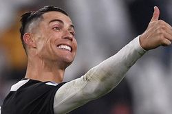 Ronaldo sắp cán mốc 1 tỷ USD thu nhập