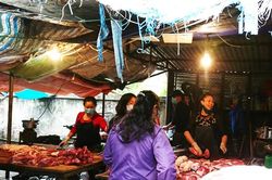 Hà Đông: Ngày đầu thực hiện cách ly xã hội, vẫn còn nhiều người thờ ơ