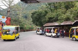 Dịch COVID-19: Dừng hoạt động 15 ngày các xe điện phục vụ tham quan
