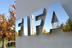 FIFA 'giải cứu' bóng đá do ảnh hưởng bởi COVID-19