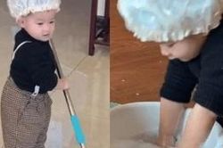 Bé trai 2 tuổi 'gây sốt' trên MXH vì làm việc nhà giúp mẹ vô cùng điêu luyện