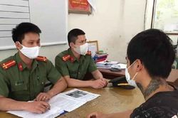 Tung tin 'hút thuốc lá điện tử chống Covid-19', bị phạt 12,5 triệu đồng