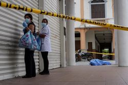 Thi thể bị bỏ trên phố ở Ecuador giữa lúc virus lây lan