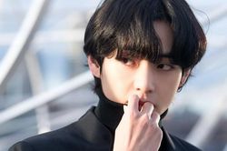 V BTS khiến fan bối rối với hình ảnh bí ẩn mới cập nhật