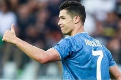 Cristiano Ronaldo chuẩn bị cán mốc thu nhập 1 tỷ USD