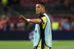 MU buộc phải 'thưởng' đậm Alexis Sanchez, Man City mua Isco