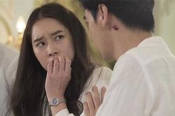 Nghe tin anh chồng mất, tôi đem 200 triệu đến viếng thì bị chị dâu vứt tiền vào người đuổi về, còn chồng tuyên bố sẽ ly hôn ngay sau tang lễ