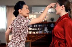 Chê con dâu thất học lại thô lỗ, mẹ chồng 'đứng hình' khi bị chính con trai phản lại bằng màn đáp trả 'cực gắt'