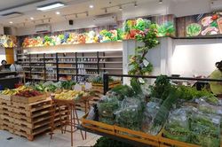 Thị trường ngày 2-4: Mưa rét, sức mua giảm, hàng hóa dồi dào