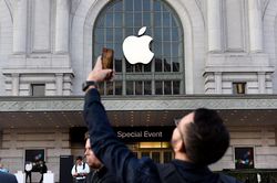 Lần đầu tiên Apple phá lệ
