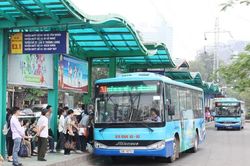 Hà Nội huy động 100 xe buýt đưa người hết cách ly về địa phương