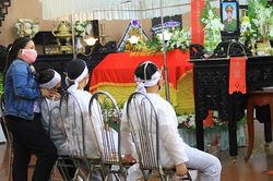 'Hẹn hôm nay cả nhà sum họp, mà anh ấy đi rồi…'