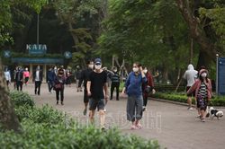 Luật sư: Phạt 'người ra đường không cần thiết' để Chỉ thị của Thủ tướng được thực thi nghiêm minh