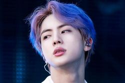 Ai chê Jin BTS nhảy dở thì phải xem ngay những màn thần sầu này