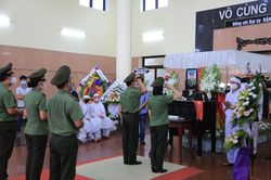 Thăng bậc quân hàm cho hai chiến sĩ Công an hi sinh khi làm nhiệm vụ