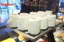 Cuộn giấy vệ sinh 'ăn được' cháy hàng ở Đức