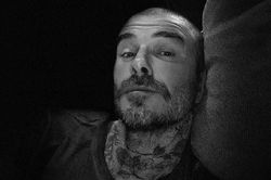 Beckham cạo trọc gây sốt mạng xã hội