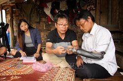Xóa mặc cảm, mang lại cuộc sống tốt đẹp hơn cho nạn nhân bom mìn