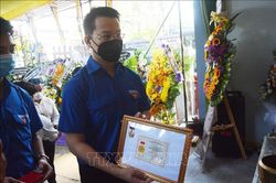 Truy tặng huy hiệu 'Tuổi trẻ dũng cảm' cho Thượng sĩ Võ Văn Toàn