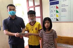 Nhặt được 50 triệu đồng, học sinh lớp 7 nhờ công an tìm người đánh rơi