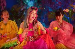 Hậu Hoàng và Trà Long 'Mắt Biếc' tham gia MV của Hoàng Thùy Linh