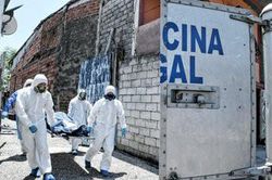 Nhiều thi thể bị bỏ lại trên đường, Phó Tổng thống Ecuador phải xin lỗi