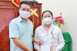 Nữ sinh lớp 7 khui heo ủng hộ quỹ phòng chống Covid-19