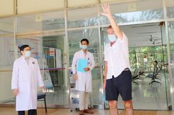 Ca dương tính Covid-19 đầu tiên điều trị ở Quảng Nam xuất viện