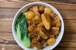 2 nguyên liệu ''thần thánh'' giúp món thịt kho trứng cút ''lên một tầm cao mới'