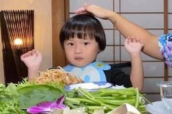 Câu nói 'Sa chào cô chú đi con' bắt nguồn từ đâu mà khiến dân mạng 'đứng ngồi không yên'