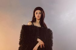 Phạm Băng Băng đẹp xuất thần trong chiếc đầm 80.000 USD của NTK Việt trên tạp chí Anh