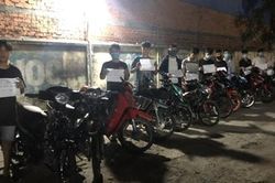 Bắt 20 'quái xế' đua xe trái phép