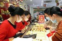 Thị trường vàng trầm lắng, chứng khoán phục hồi nhẹ