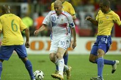 Zidane thể hiện tuyệt kỹ, làm mất mặt 'tứ đại danh thủ' của Brazil
