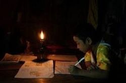'Khát' điện sáng ngay chân nhà máy thủy điện