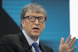 Tỷ phú Bill Gates: Số người chết vì COVID-19 có thể thấp hơn nhiều so với dự tính