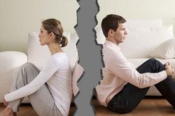 Không thể bỏ được người chồng vũ phu