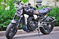 Honda CB1000R với gói độ 200 triệu tại TP.HCM