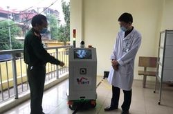 Học viện Kỹ thuật Quân sự chế tạo thành công rô-bốt hỗ trợ y tế