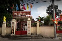 Tìm bức tranh gốm men xanh cổ tại Đình thần Linh Tây