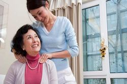 Phụ nữ sống ở nhà chồng muốn yên ấm phải nhớ bí quyết này