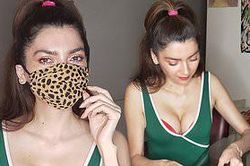 Sao nữ thích hở bạo Blanca Blanco dạy làm khẩu trang chỉ trong 30 giây