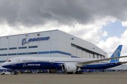 Boeing tạm ngừng sản xuất máy bay 787 tại bang South Carolina