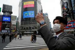 Nhiều người Nhật Bản rời Tokyo trước khi tình trạng khẩn cấp có hiệu lực